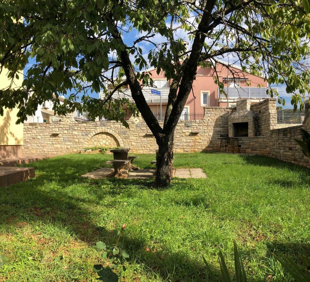 Mariella Bašanija Exterior foto
