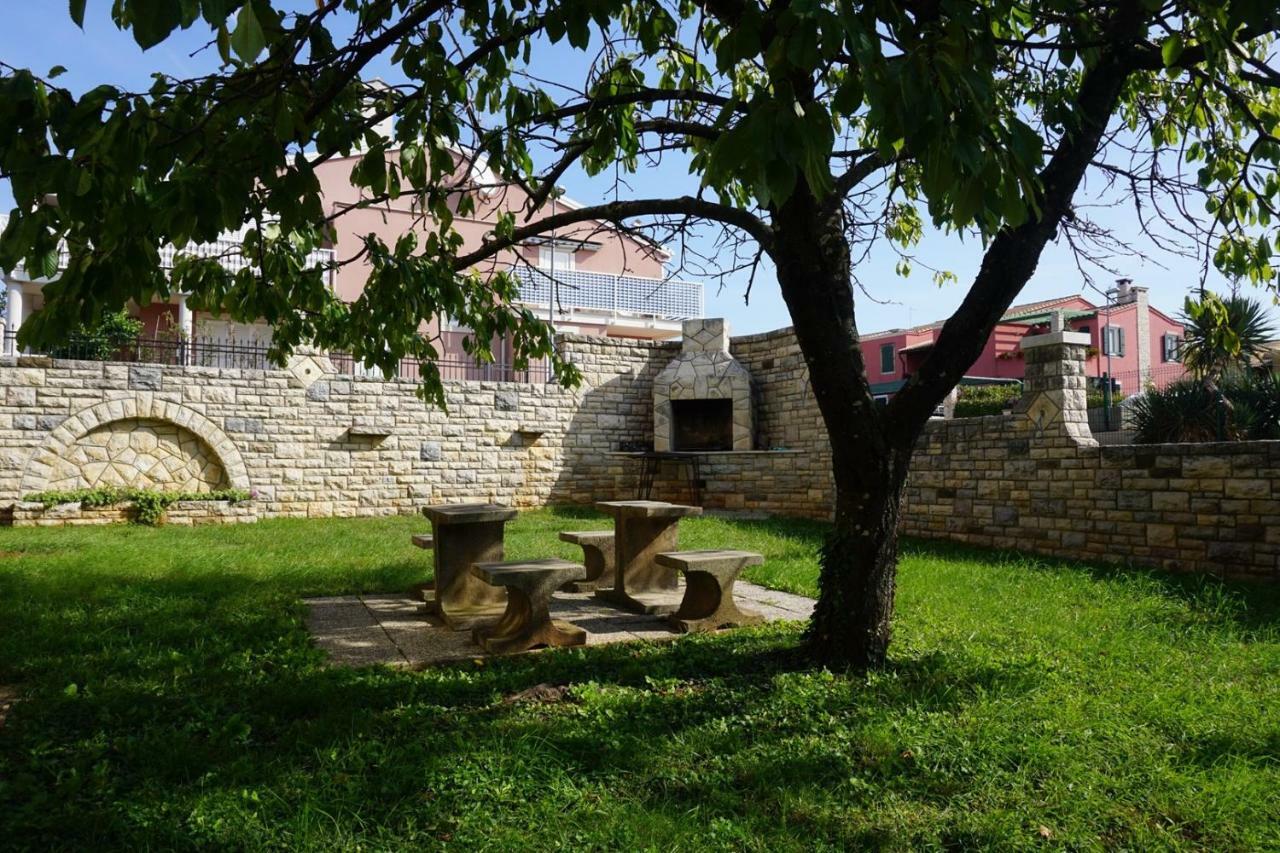 Mariella Bašanija Exterior foto